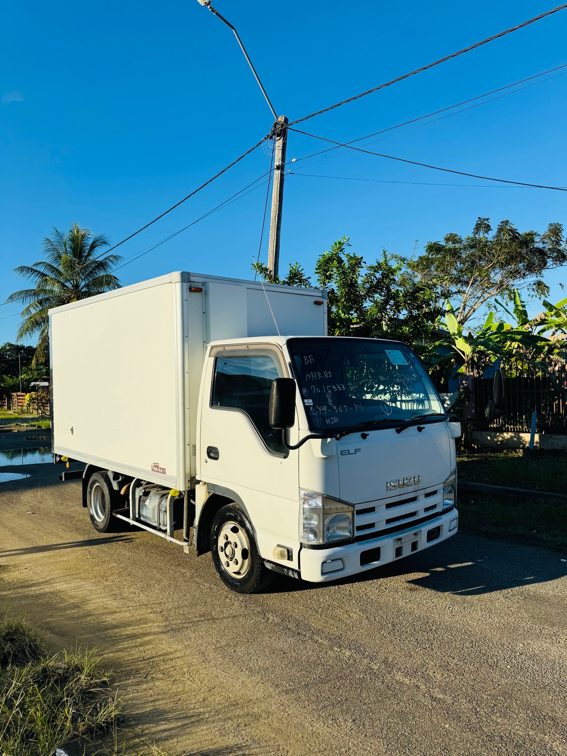 2014 Isuzu Elf
