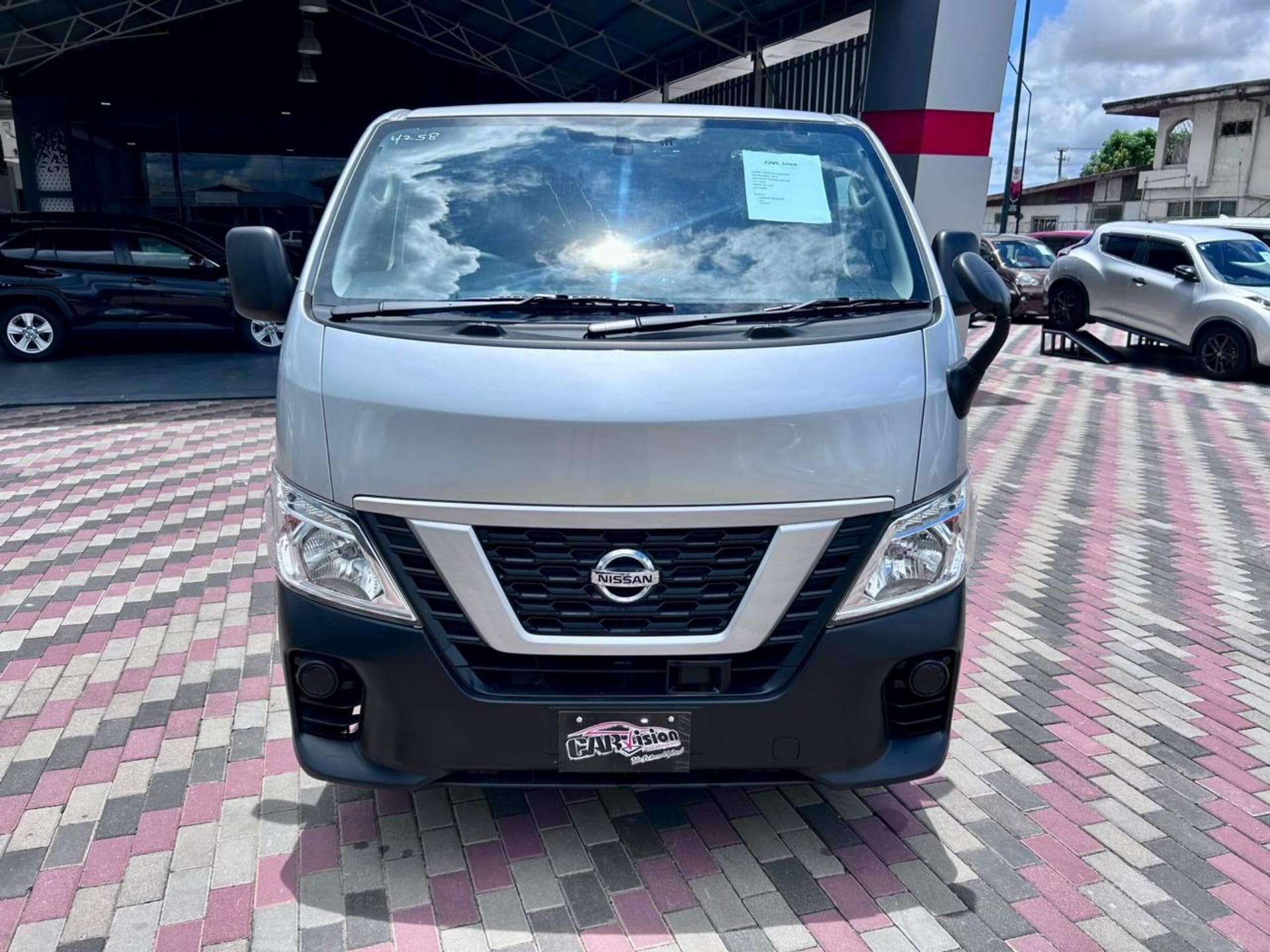 2018 Nissan NV300